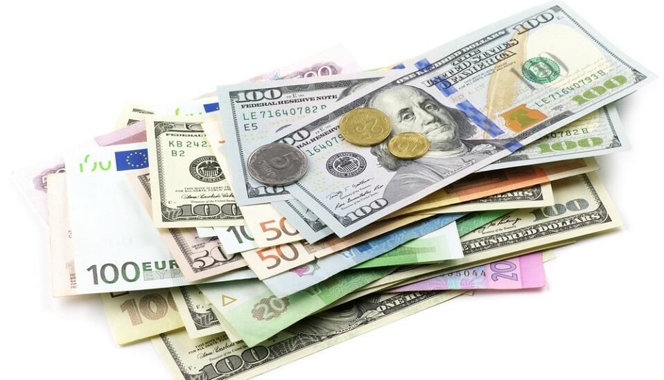 What Does a Dollar Peg Mean and How Does It Affect Countries